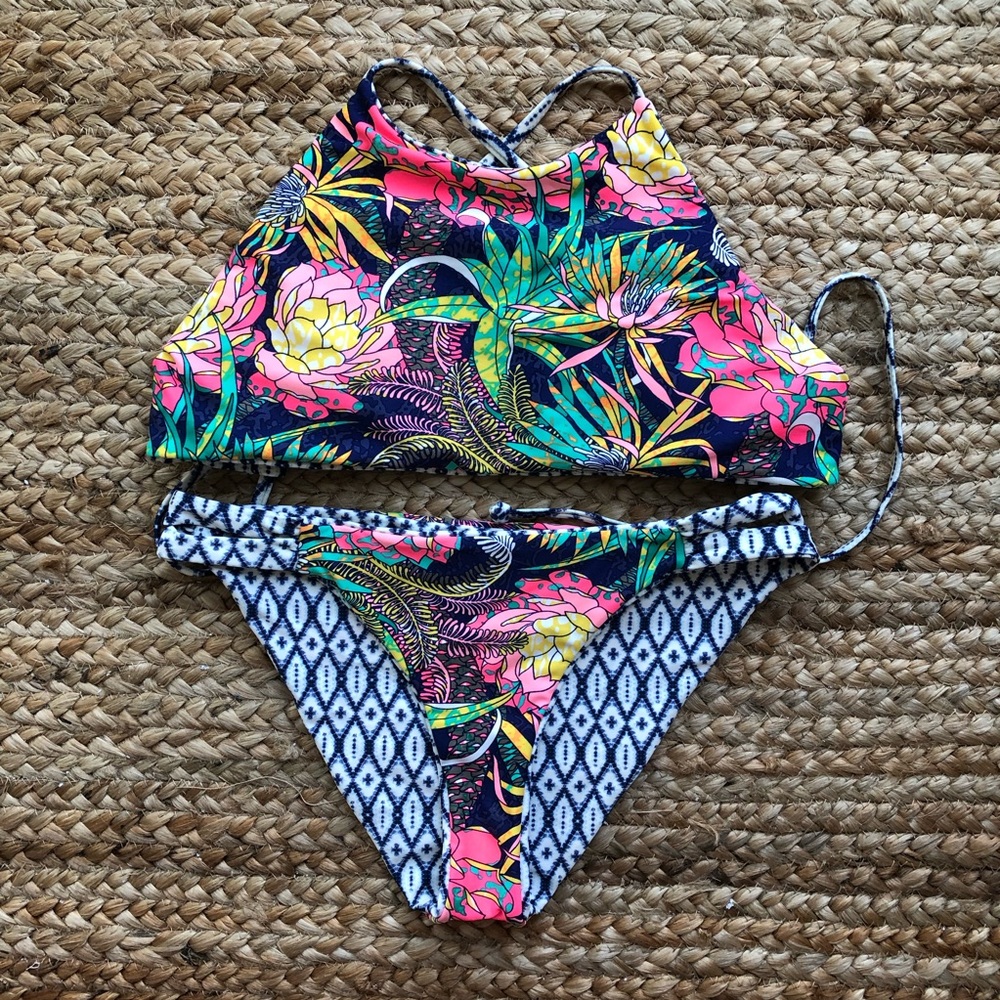 Reversible bikini set